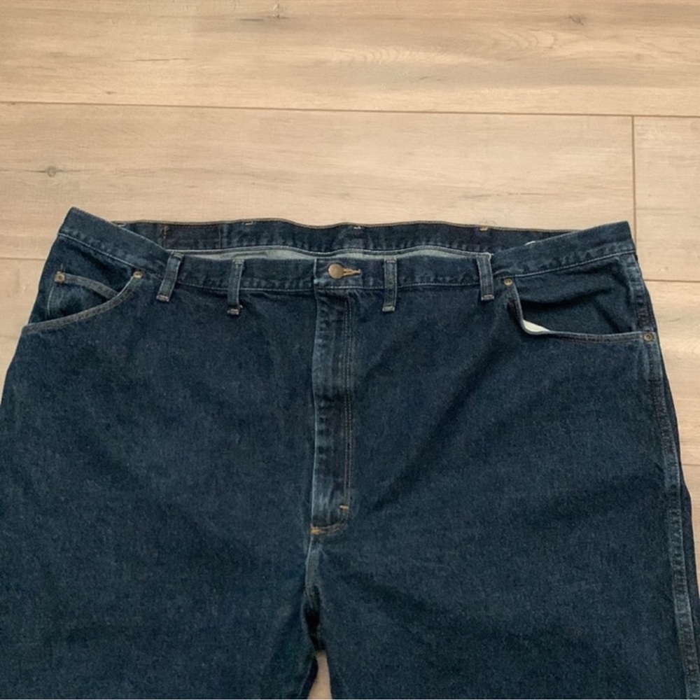 Wrangler Men's Dark Blue Relaxed Fit Jeans - Picture 2 of 10